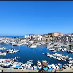 Cala Mare , Palermo Italia
